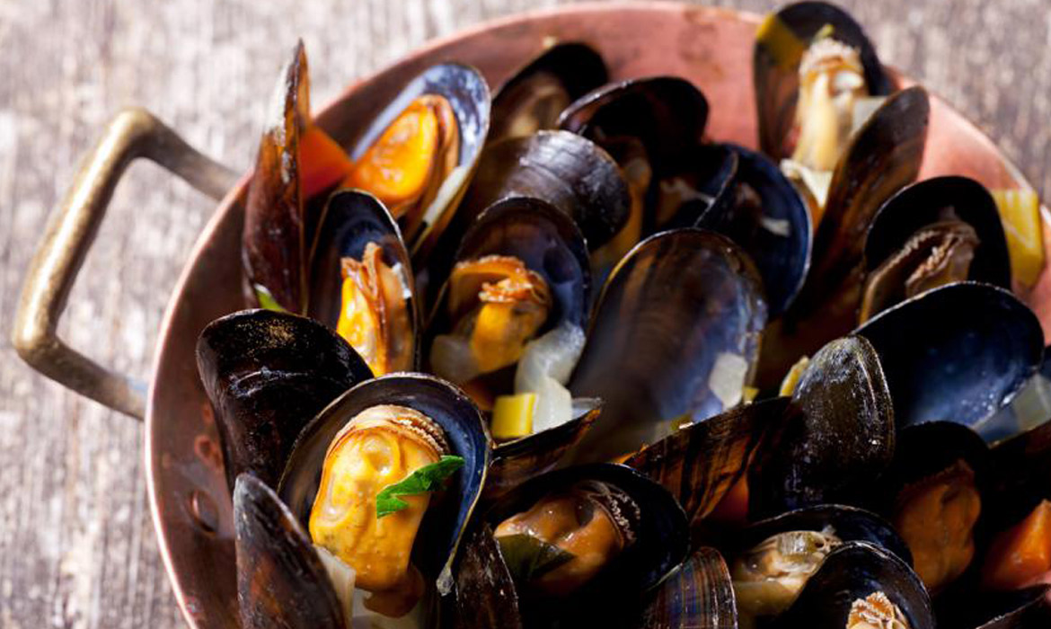 Coconut Curry Mussels